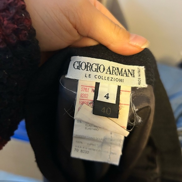 Giorgio Armani Classic Black Wool Pencil Skirt - Picture 5 of 6